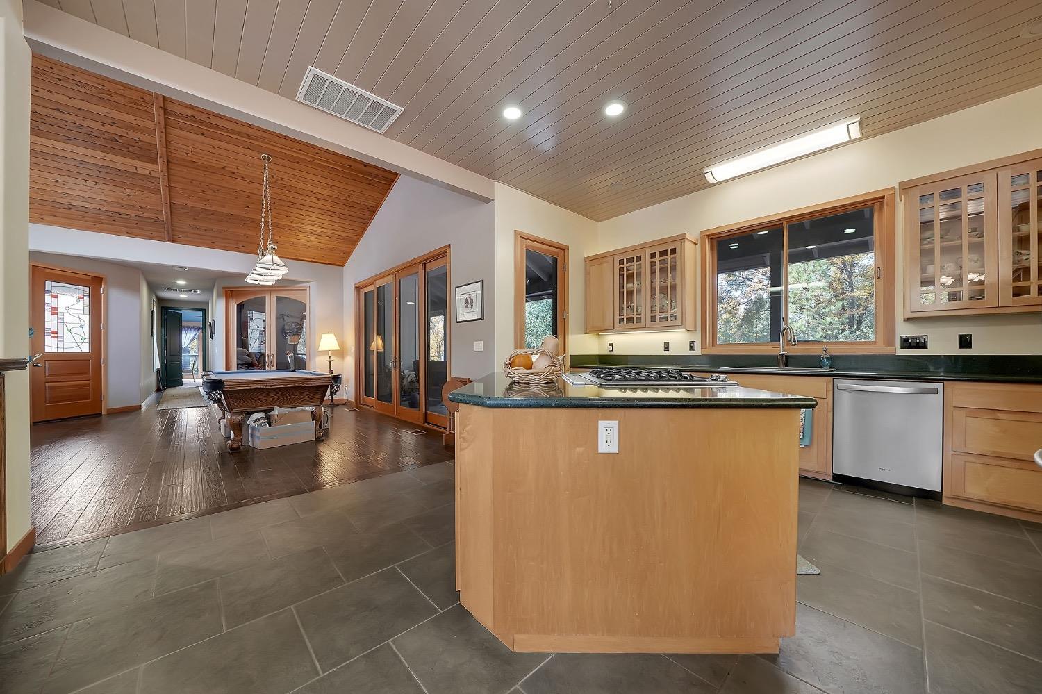 Detail Gallery Image 25 of 92 For 2863 April Ln, Mokelumne Hill,  CA 95232 - 2 Beds | 3 Baths