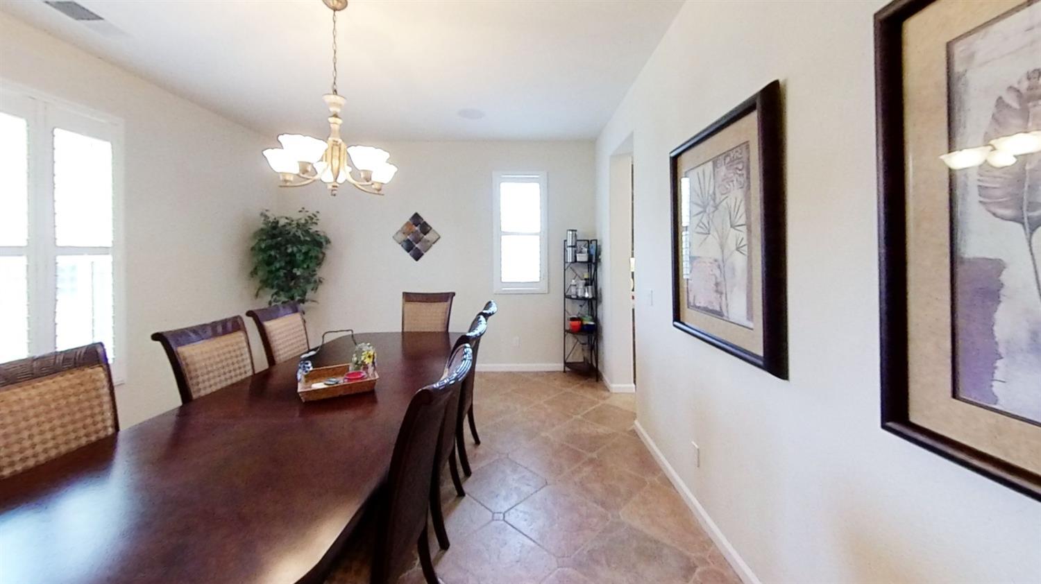 Detail Gallery Image 7 of 47 For 1088 Sausalito Way, Tracy,  CA 95377 - 4 Beds | 2/1 Baths