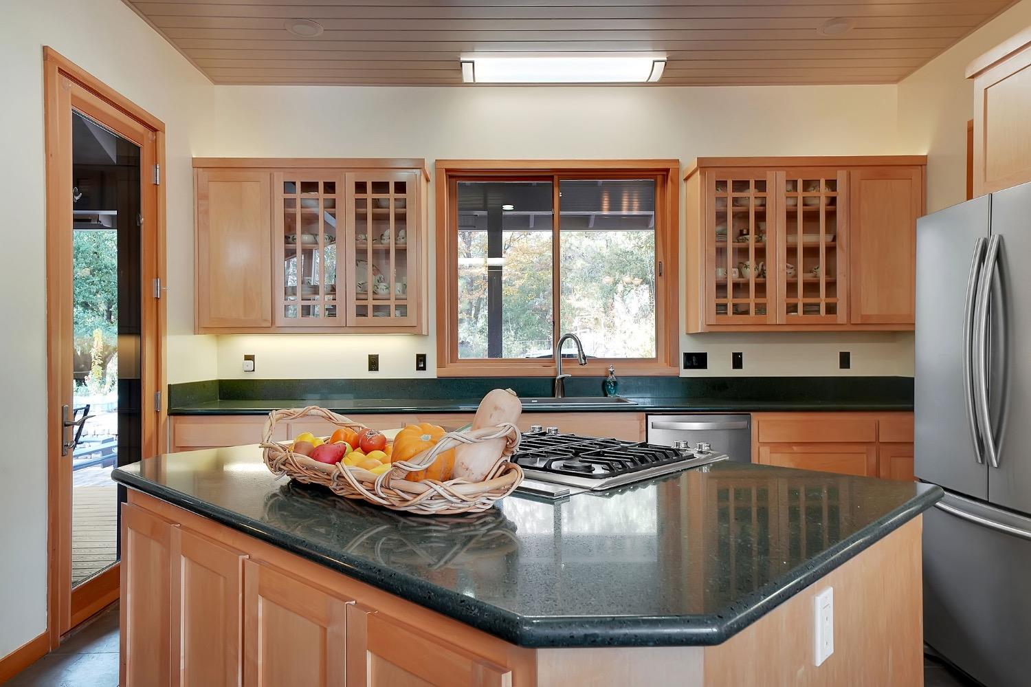 Detail Gallery Image 27 of 92 For 2863 April Ln, Mokelumne Hill,  CA 95232 - 2 Beds | 3 Baths