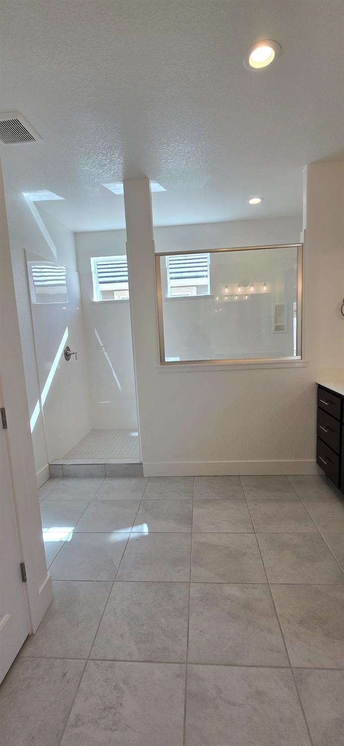 Detail Gallery Image 16 of 29 For 1807 Birdie Ave, Manteca,  CA 95337 - 4 Beds | 2/1 Baths