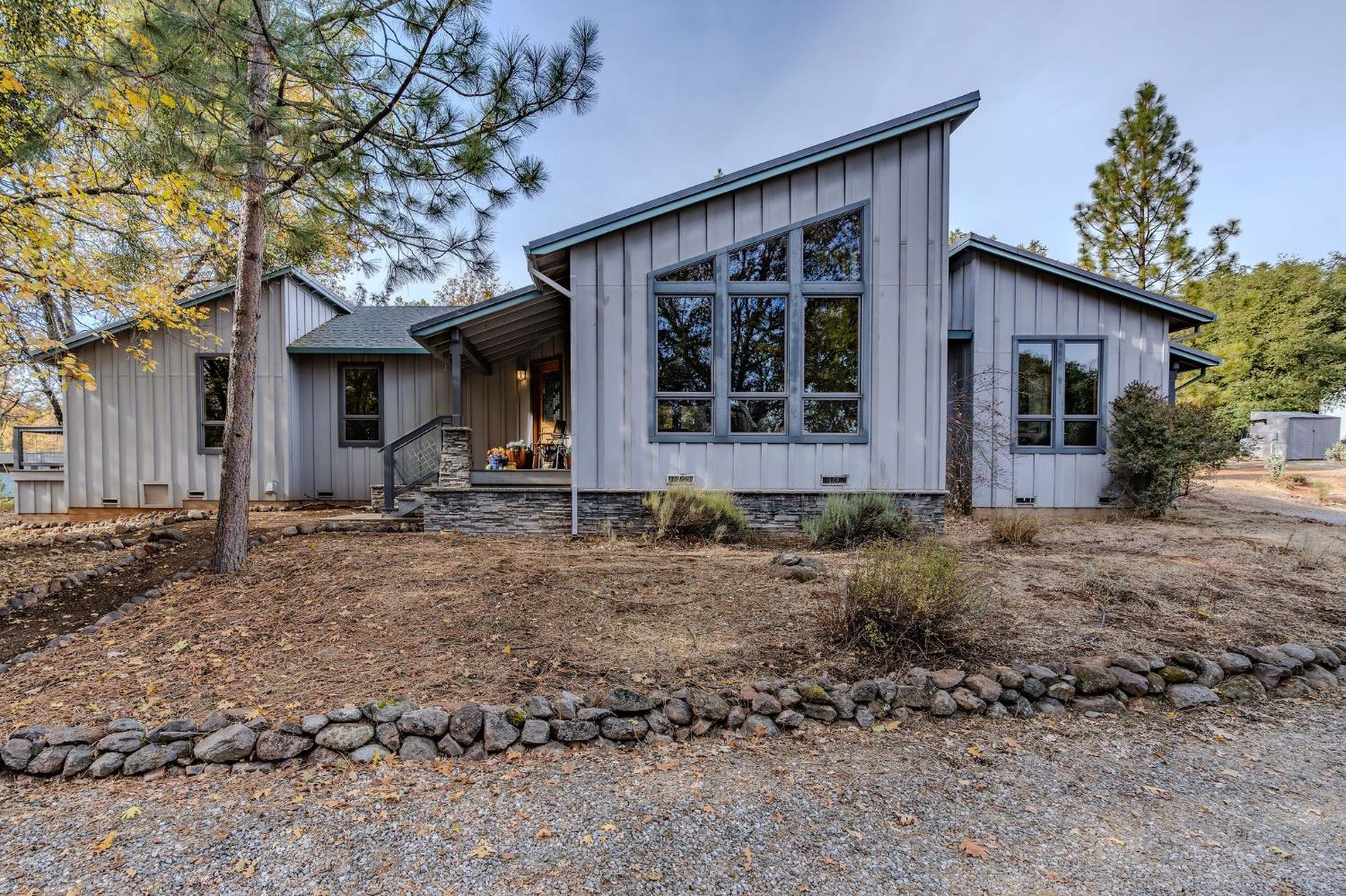 Detail Gallery Image 1 of 92 For 2863 April Ln, Mokelumne Hill,  CA 95232 - 2 Beds | 3 Baths