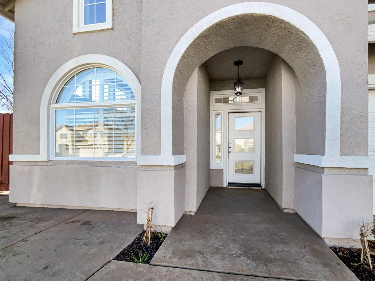 Detail Gallery Image 12 of 42 For 116 Andalusian Way, Roseville,  CA 95678 - 5 Beds | 3 Baths