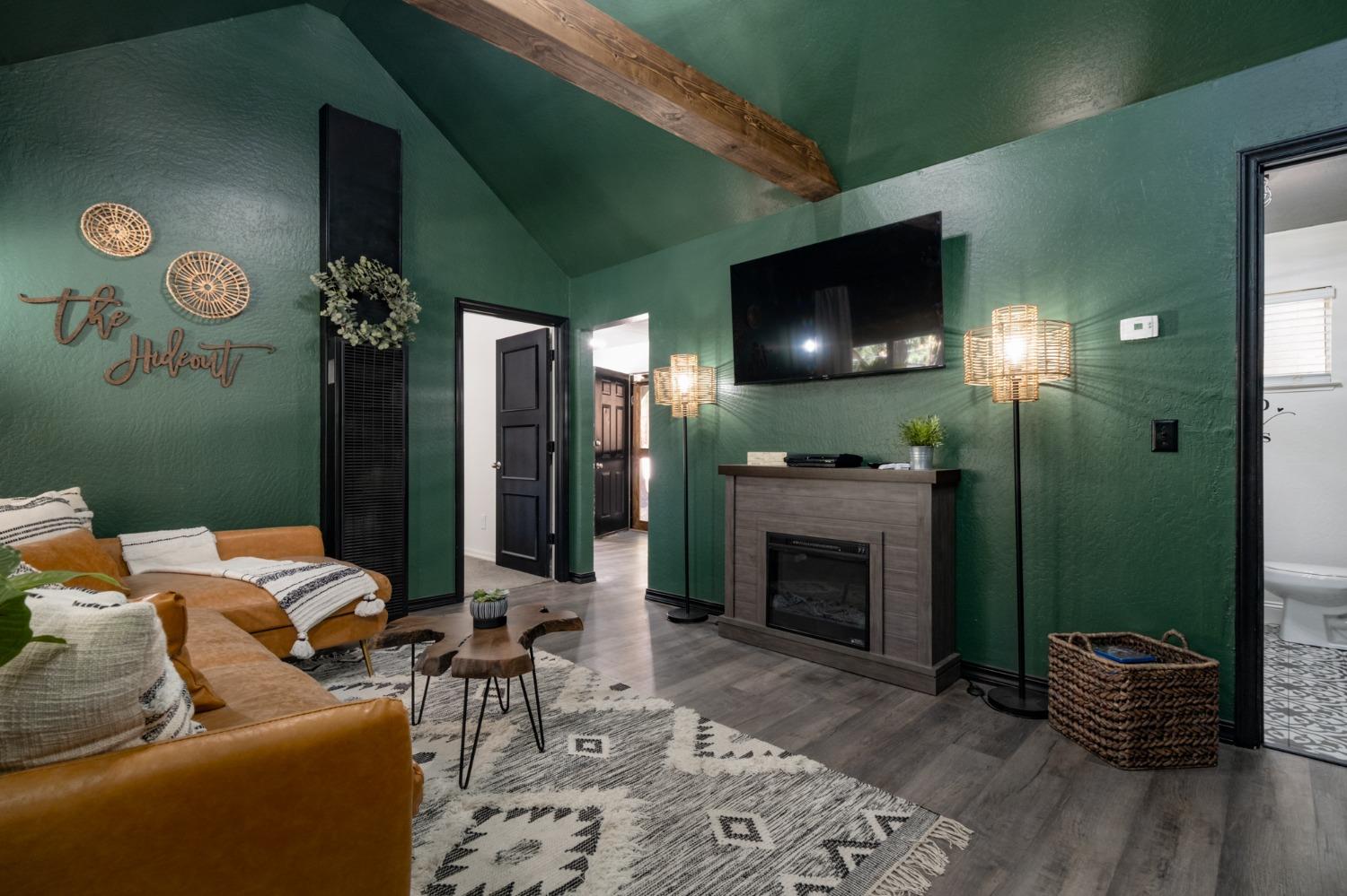Detail Gallery Image 5 of 77 For 25941 Ellmaro, Long Barn,  CA 95335 - 4 Beds | 2 Baths