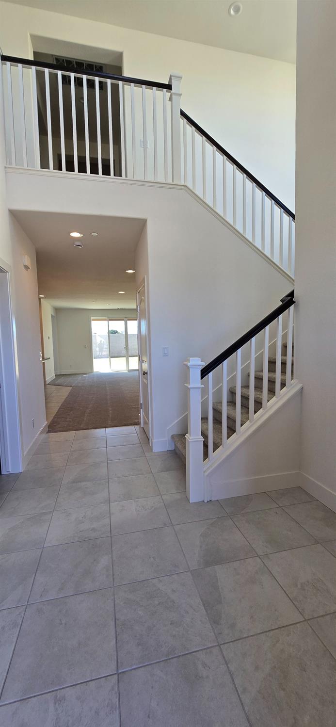 Detail Gallery Image 5 of 29 For 1807 Birdie Ave, Manteca,  CA 95337 - 4 Beds | 2/1 Baths