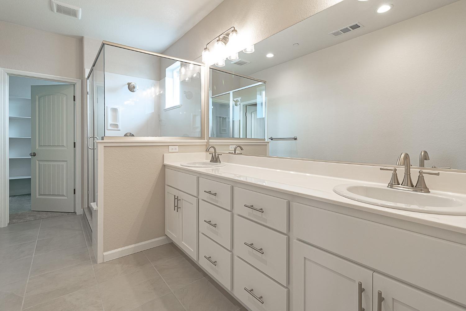 Detail Gallery Image 21 of 22 For 1385 Veteran St, Manteca,  CA 95337 - 4 Beds | 3 Baths