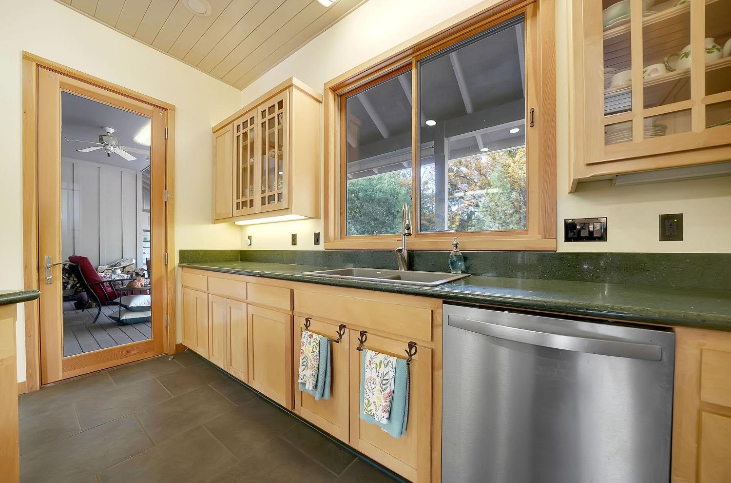 Detail Gallery Image 22 of 92 For 2863 April Ln, Mokelumne Hill,  CA 95232 - 2 Beds | 3 Baths
