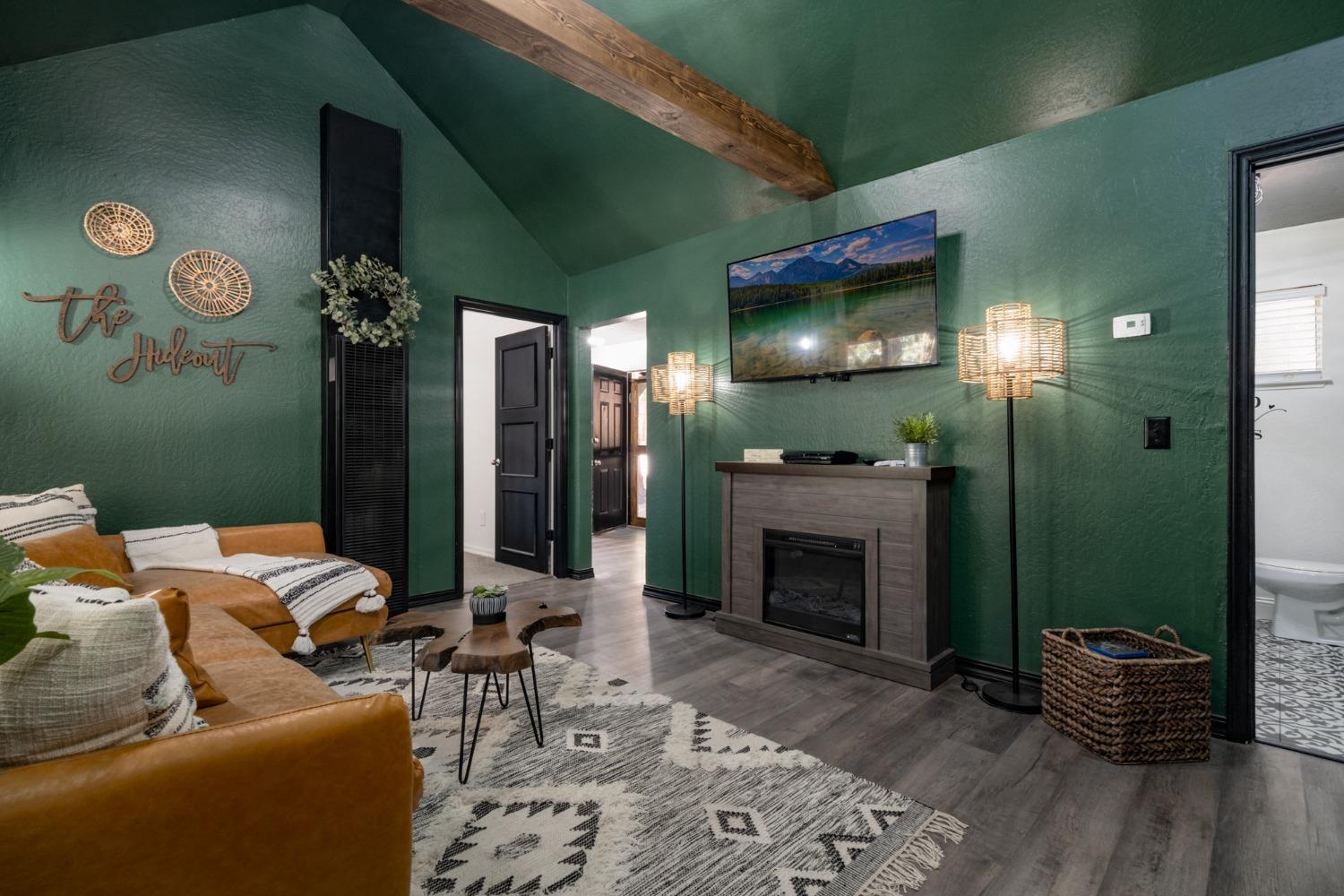 Detail Gallery Image 10 of 77 For 25941 Ellmaro, Long Barn,  CA 95335 - 4 Beds | 2 Baths