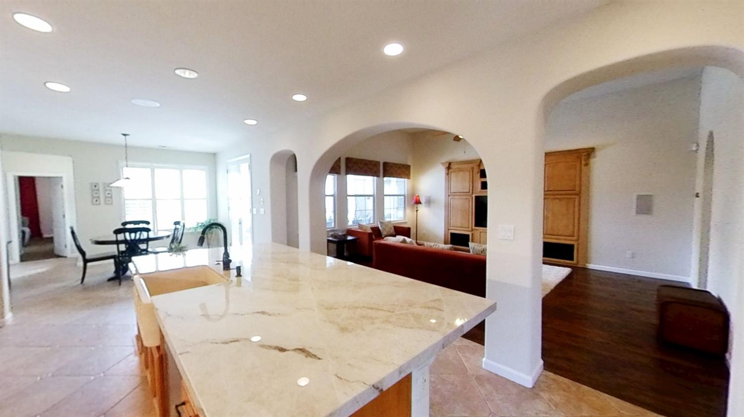 Detail Gallery Image 9 of 47 For 1088 Sausalito Way, Tracy,  CA 95377 - 4 Beds | 2/1 Baths