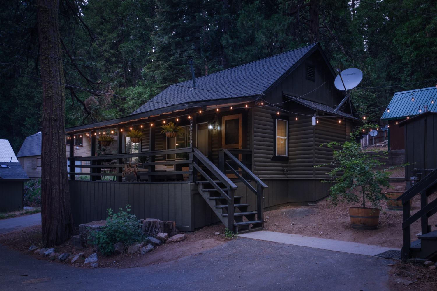 Detail Gallery Image 9 of 77 For 25941 Ellmaro, Long Barn,  CA 95335 - 4 Beds | 2 Baths