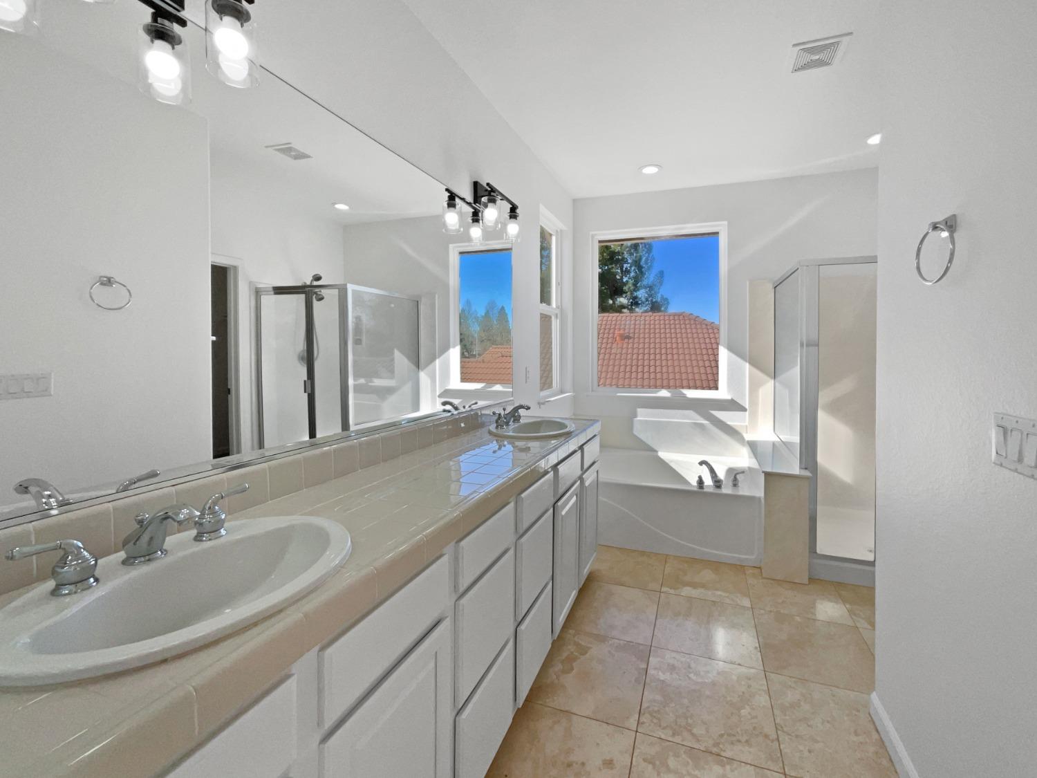 Detail Gallery Image 28 of 42 For 116 Andalusian Way, Roseville,  CA 95678 - 5 Beds | 3 Baths