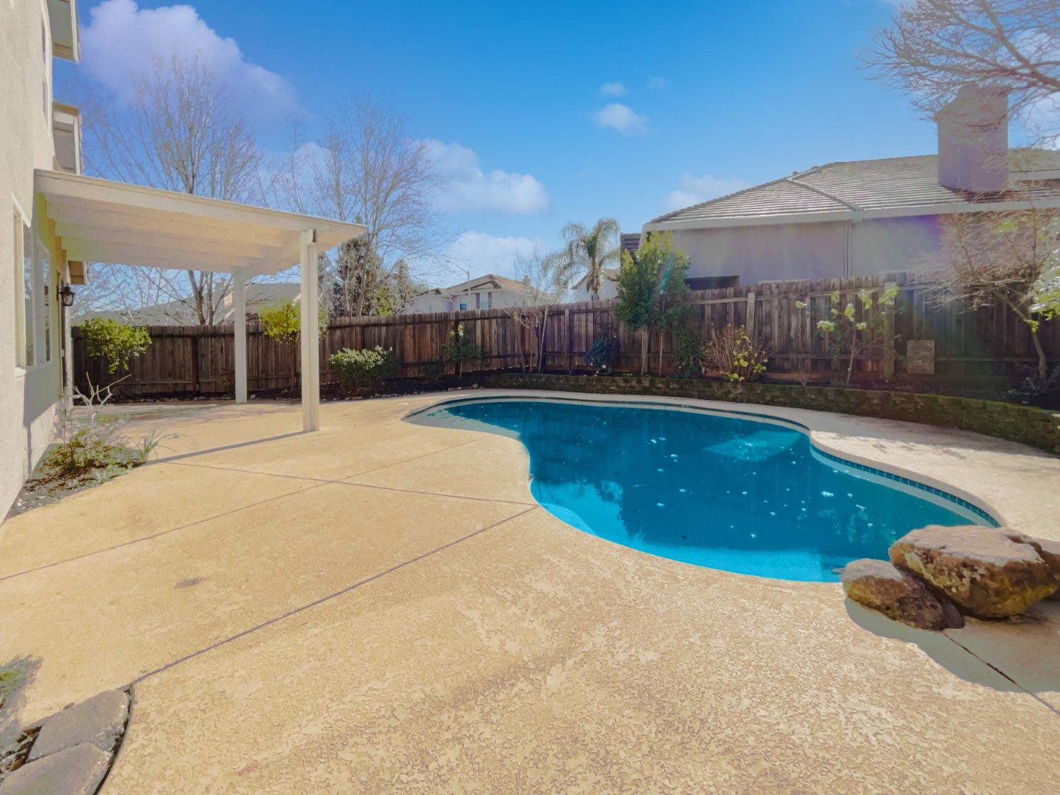 Detail Gallery Image 39 of 42 For 116 Andalusian Way, Roseville,  CA 95678 - 5 Beds | 3 Baths