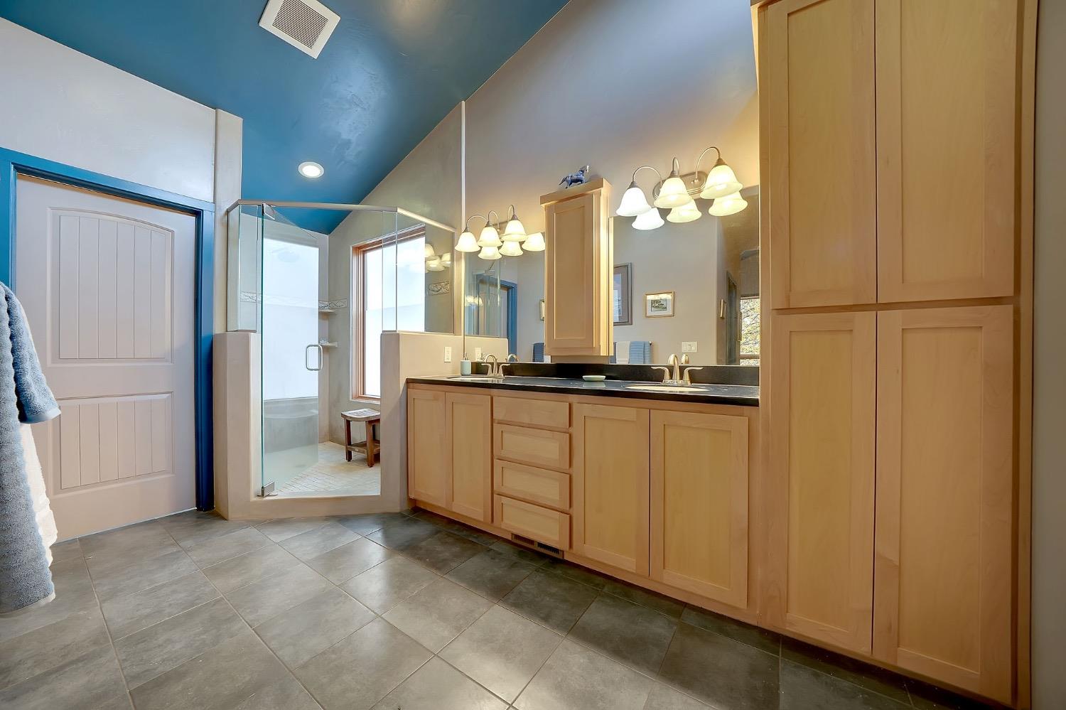 Detail Gallery Image 40 of 92 For 2863 April Ln, Mokelumne Hill,  CA 95232 - 2 Beds | 3 Baths