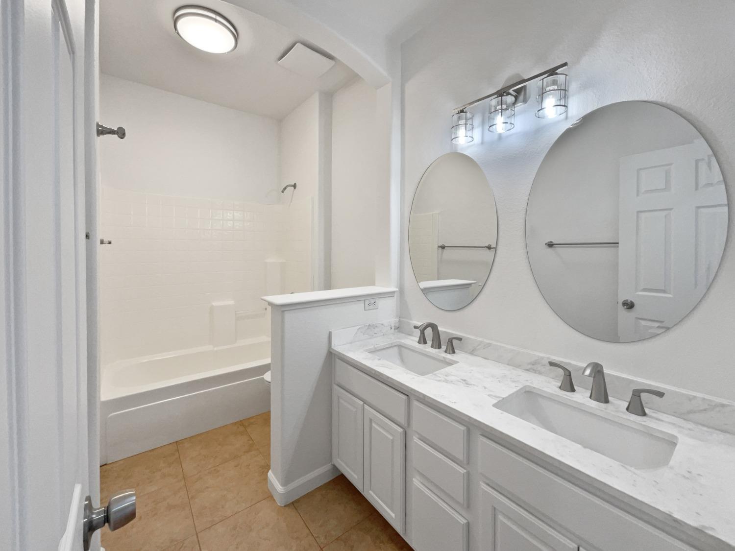 Detail Gallery Image 31 of 42 For 116 Andalusian Way, Roseville,  CA 95678 - 5 Beds | 3 Baths