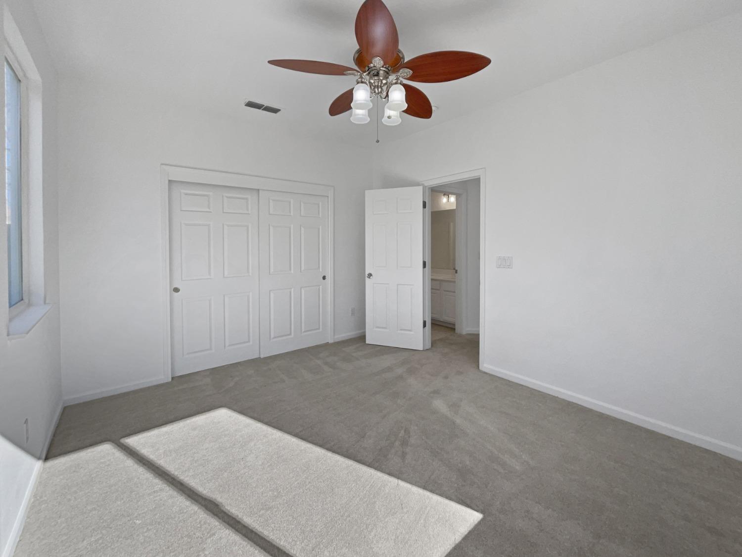 Detail Gallery Image 5 of 42 For 116 Andalusian Way, Roseville,  CA 95678 - 5 Beds | 3 Baths