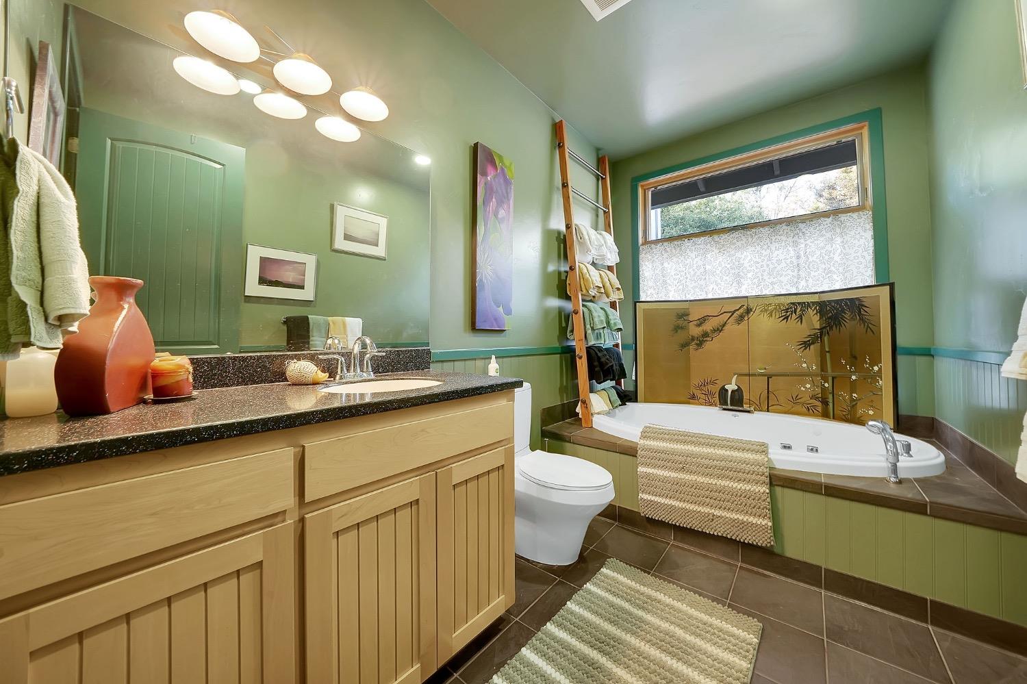 Detail Gallery Image 34 of 92 For 2863 April Ln, Mokelumne Hill,  CA 95232 - 2 Beds | 3 Baths