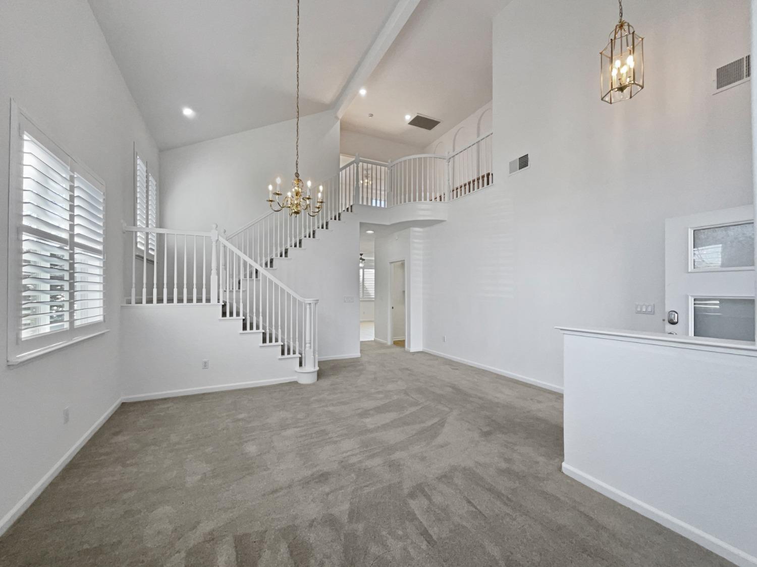 Detail Gallery Image 16 of 42 For 116 Andalusian Way, Roseville,  CA 95678 - 5 Beds | 3 Baths