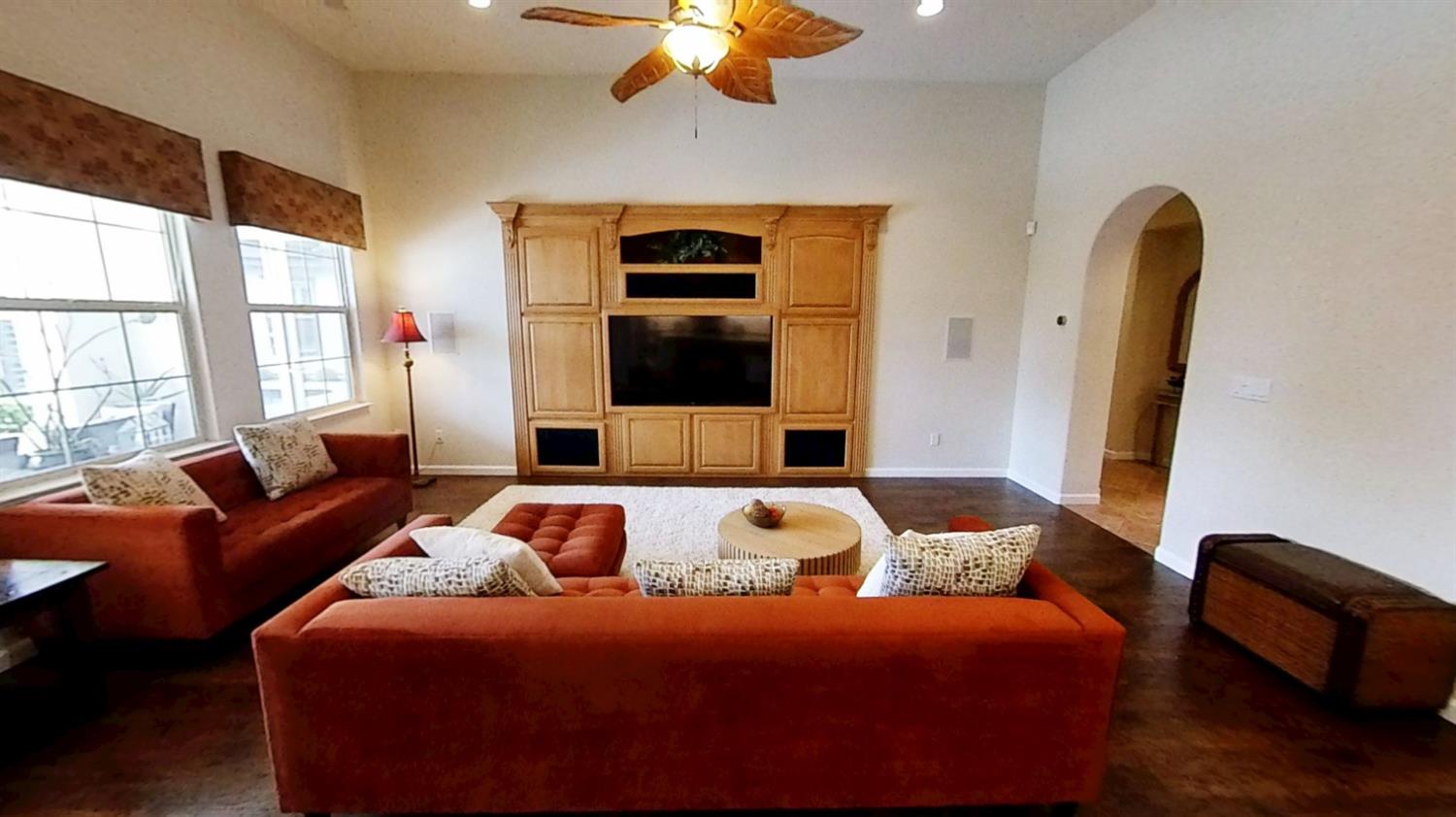 Detail Gallery Image 8 of 47 For 1088 Sausalito Way, Tracy,  CA 95377 - 4 Beds | 2/1 Baths