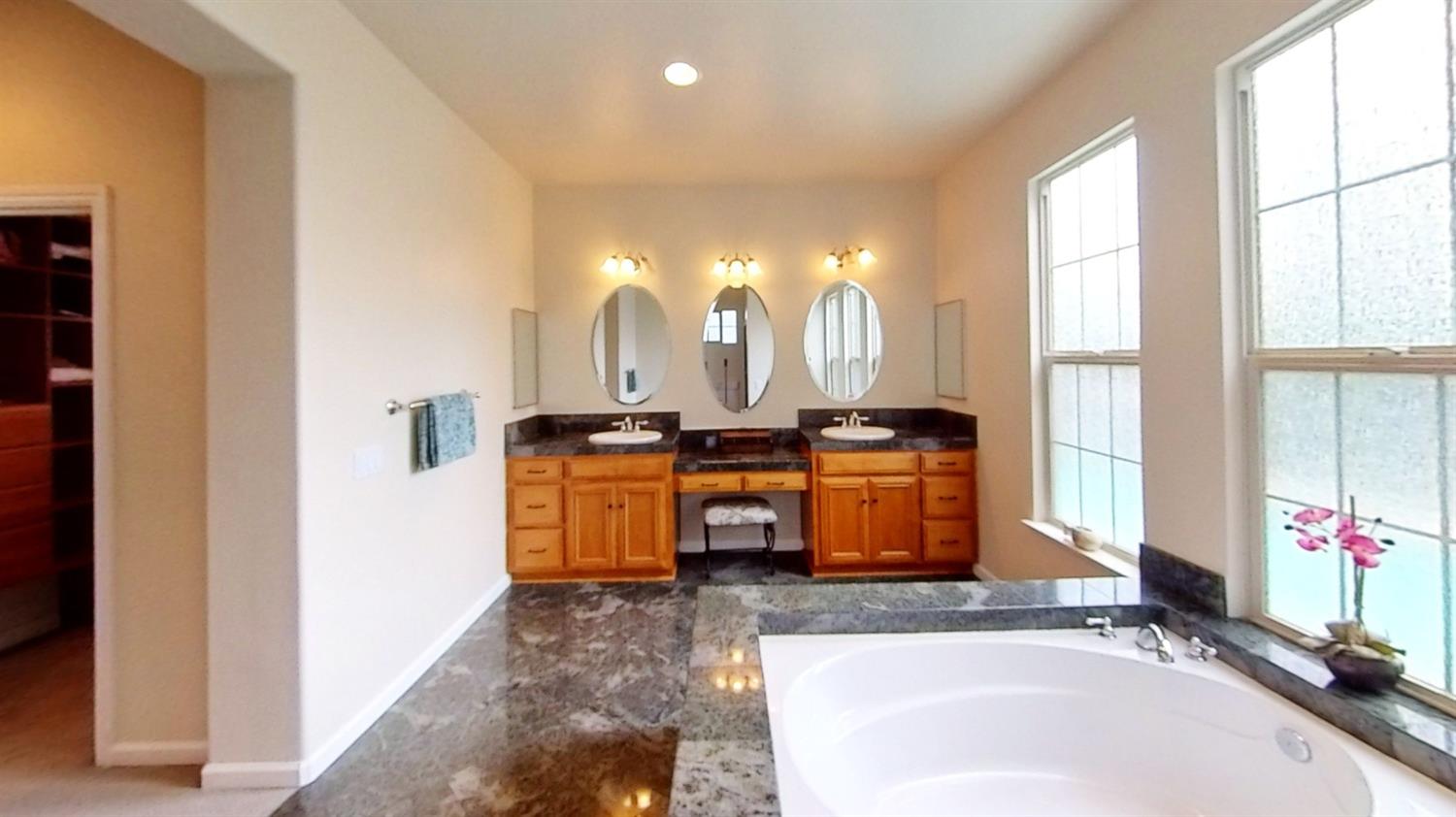 Detail Gallery Image 23 of 47 For 1088 Sausalito Way, Tracy,  CA 95377 - 4 Beds | 2/1 Baths