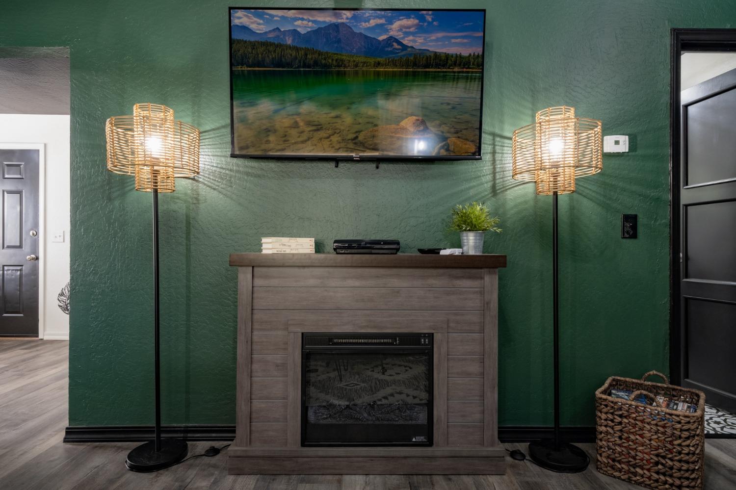Detail Gallery Image 13 of 77 For 25941 Ellmaro, Long Barn,  CA 95335 - 4 Beds | 2 Baths