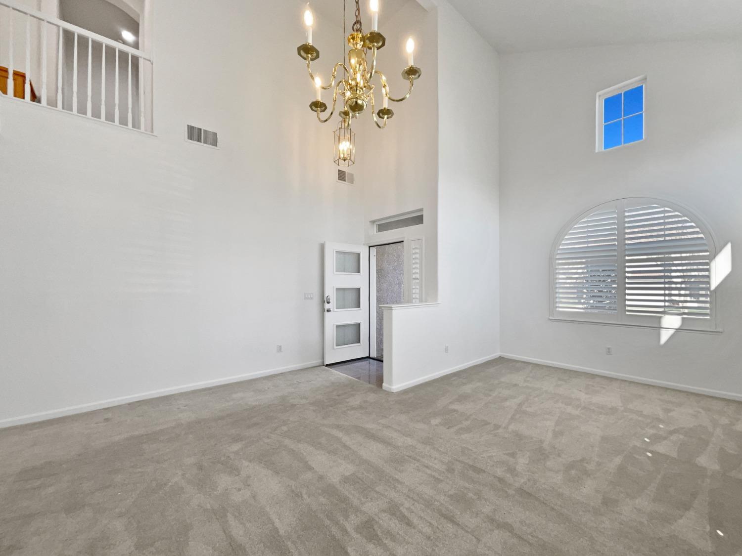 Detail Gallery Image 15 of 42 For 116 Andalusian Way, Roseville,  CA 95678 - 5 Beds | 3 Baths