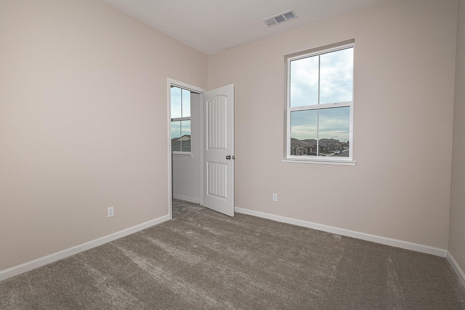 Detail Gallery Image 17 of 22 For 1385 Veteran St, Manteca,  CA 95337 - 4 Beds | 3 Baths