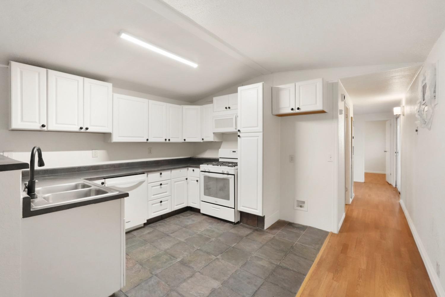 Detail Gallery Image 11 of 28 For 7341 Eleanor Ave 41, Oakdale,  CA 95361 - 3 Beds | 2 Baths
