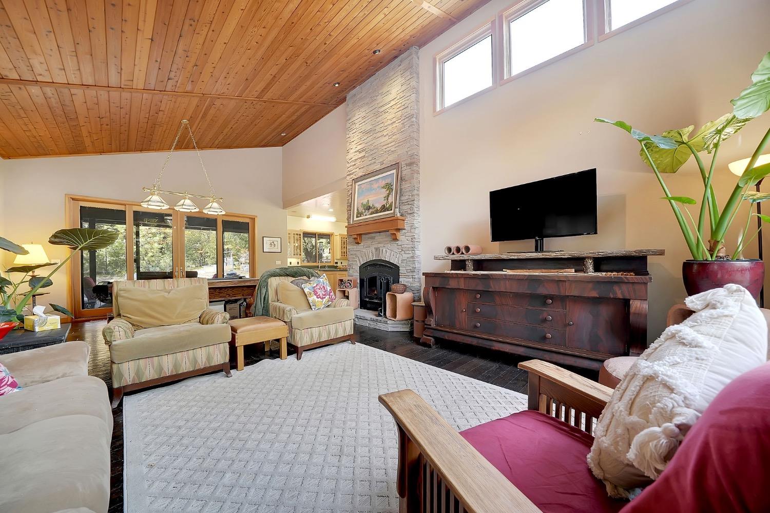 Detail Gallery Image 15 of 92 For 2863 April Ln, Mokelumne Hill,  CA 95232 - 2 Beds | 3 Baths