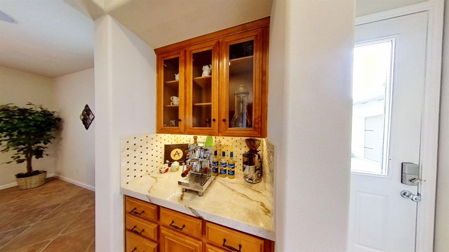 Detail Gallery Image 14 of 47 For 1088 Sausalito Way, Tracy,  CA 95377 - 4 Beds | 2/1 Baths