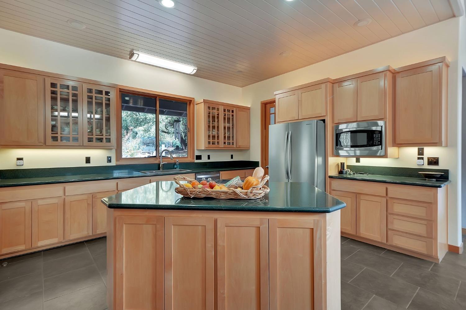 Detail Gallery Image 18 of 92 For 2863 April Ln, Mokelumne Hill,  CA 95232 - 2 Beds | 3 Baths