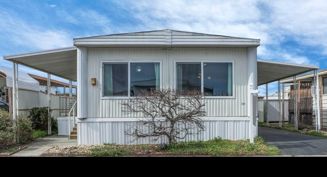 Detail Gallery Image 1 of 1 For 152 Clearwater Pl, Stockton,  CA 95210 - 3 Beds | 2 Baths