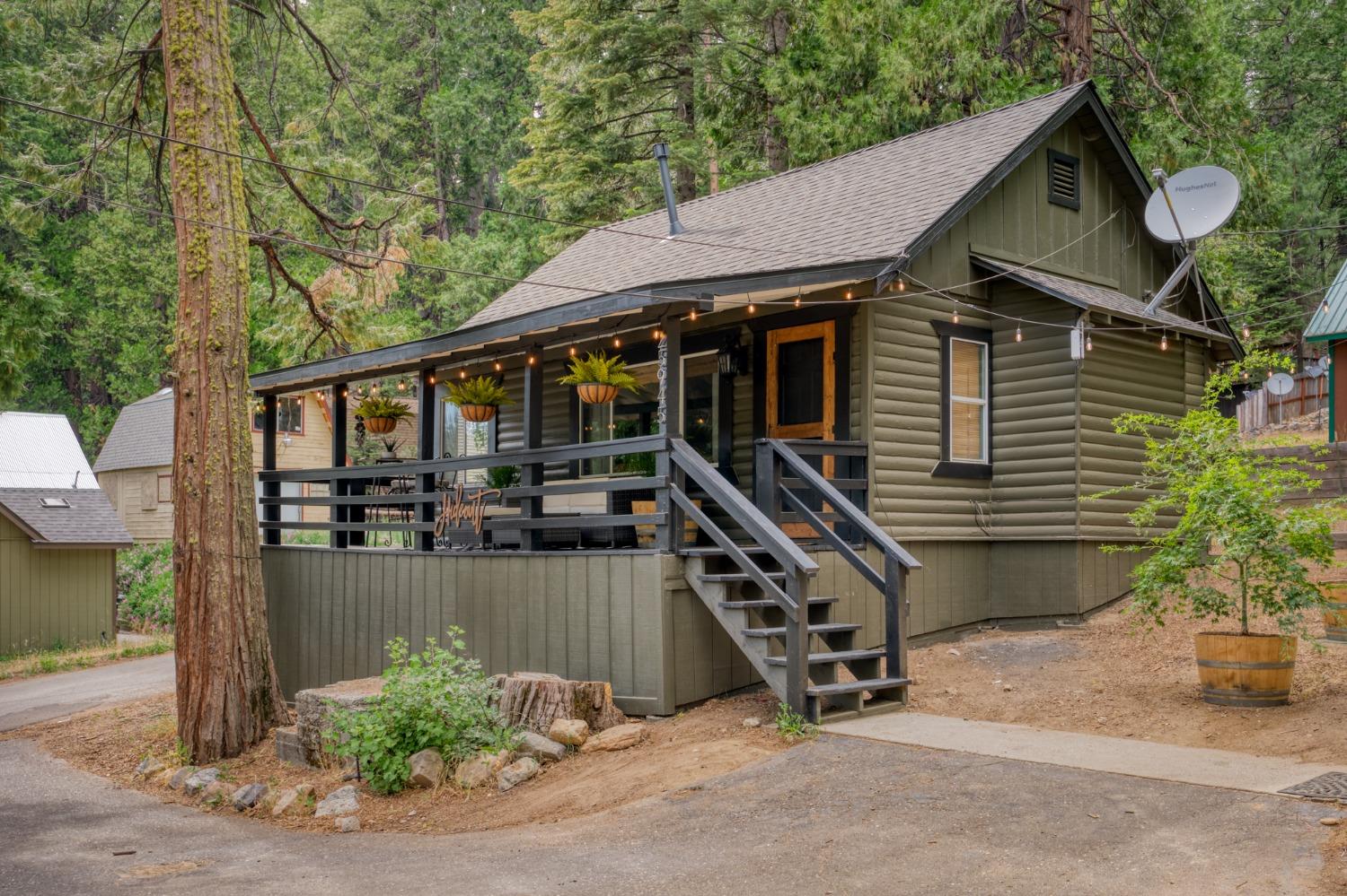 Detail Gallery Image 2 of 77 For 25941 Ellmaro, Long Barn,  CA 95335 - 4 Beds | 2 Baths