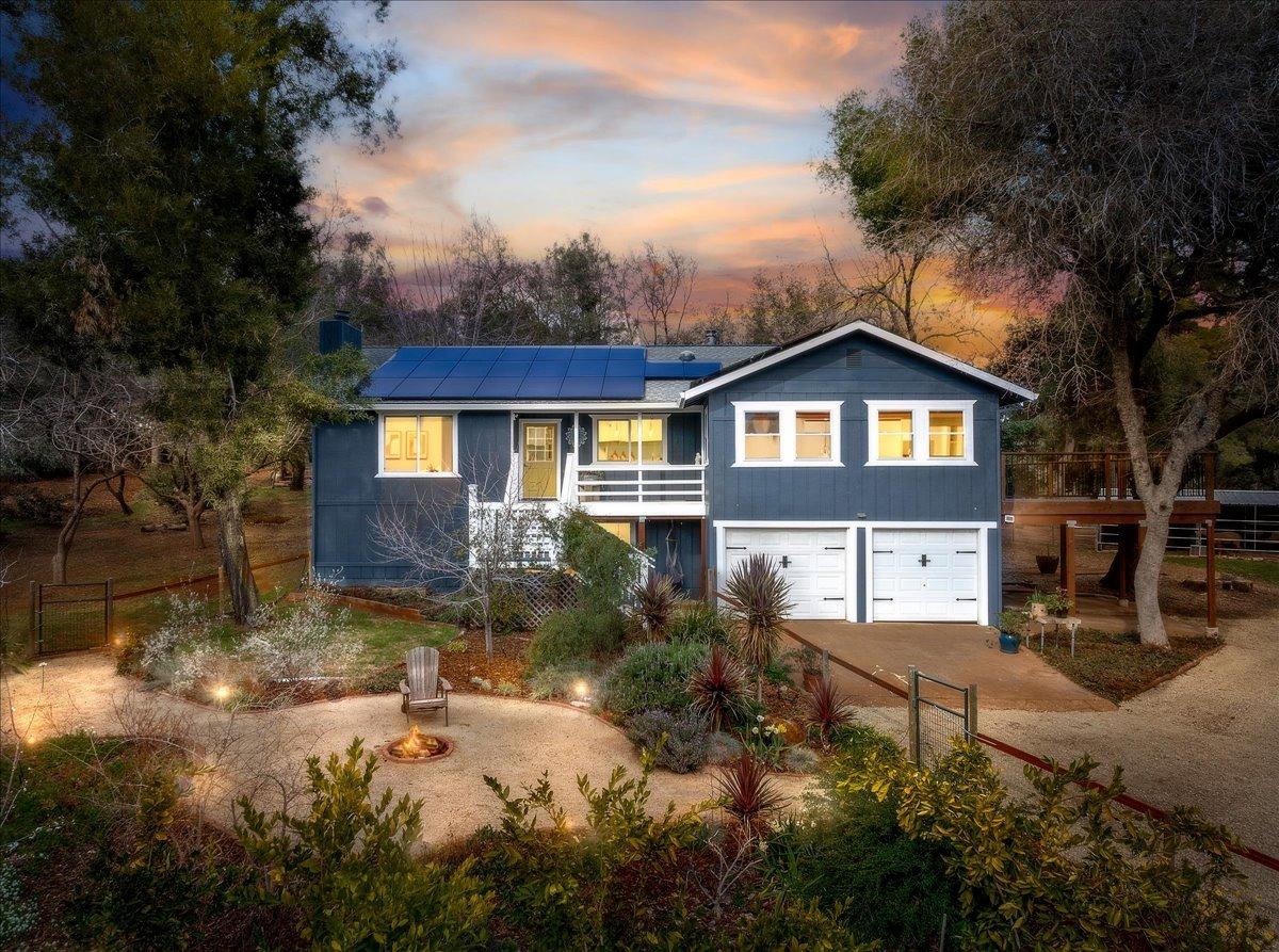 Detail Gallery Image 1 of 1 For 12670 Arbor Ln, Grass Valley,  CA 95949 - 3 Beds | 2 Baths