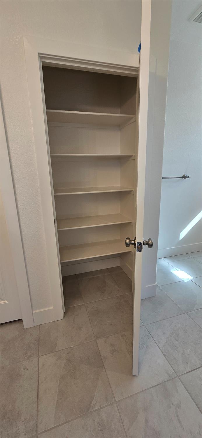 Detail Gallery Image 17 of 29 For 1807 Birdie Ave, Manteca,  CA 95337 - 4 Beds | 2/1 Baths