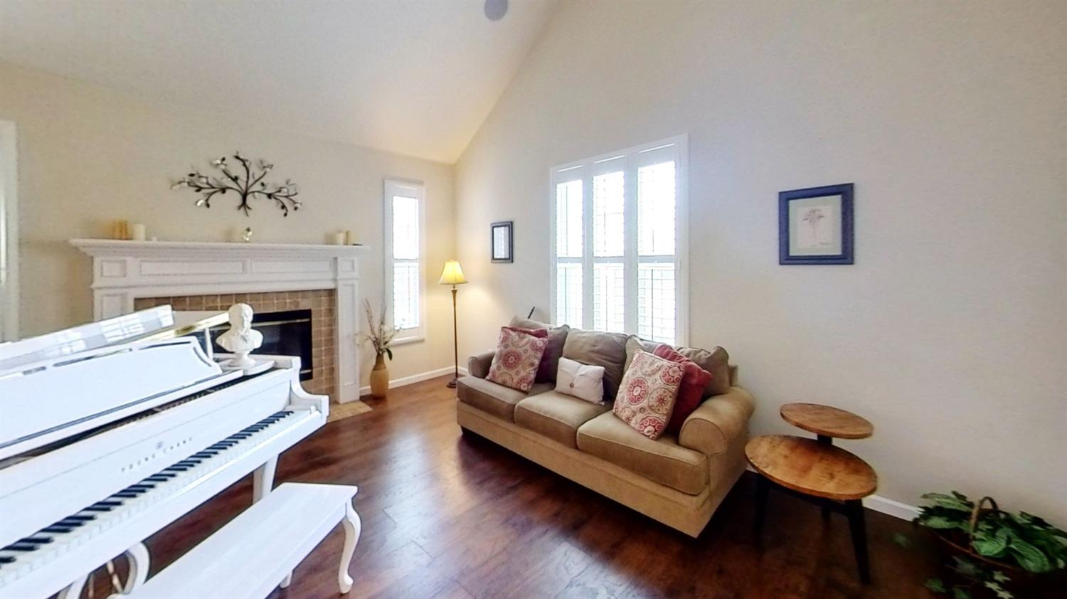 Detail Gallery Image 6 of 47 For 1088 Sausalito Way, Tracy,  CA 95377 - 4 Beds | 2/1 Baths