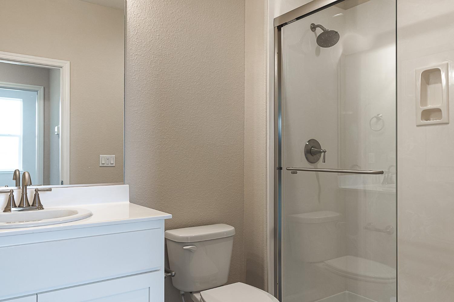 Detail Gallery Image 11 of 22 For 1385 Veteran St, Manteca,  CA 95337 - 4 Beds | 3 Baths