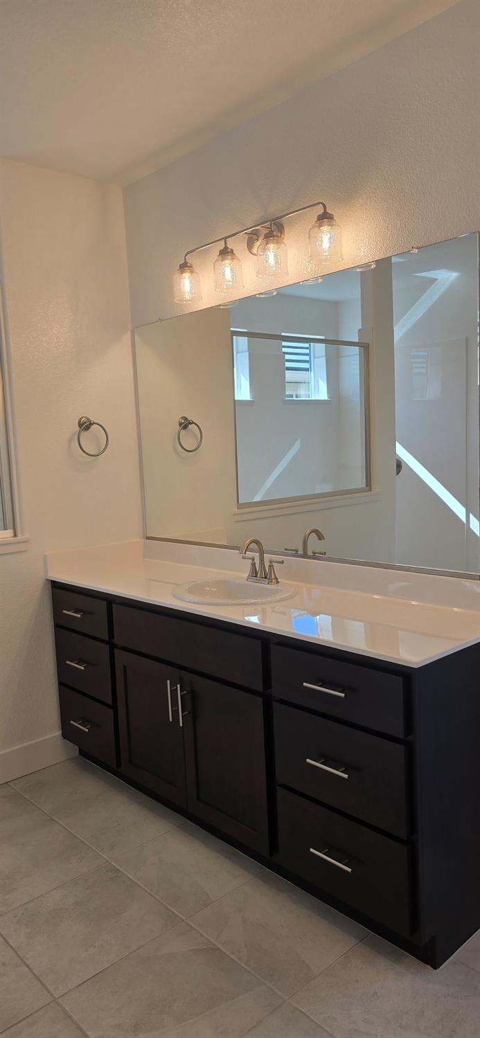Detail Gallery Image 14 of 29 For 1807 Birdie Ave, Manteca,  CA 95337 - 4 Beds | 2/1 Baths