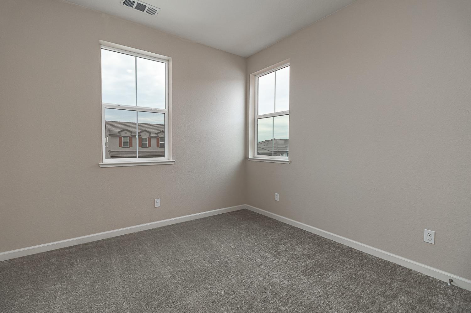 Detail Gallery Image 16 of 22 For 1385 Veteran St, Manteca,  CA 95337 - 4 Beds | 3 Baths