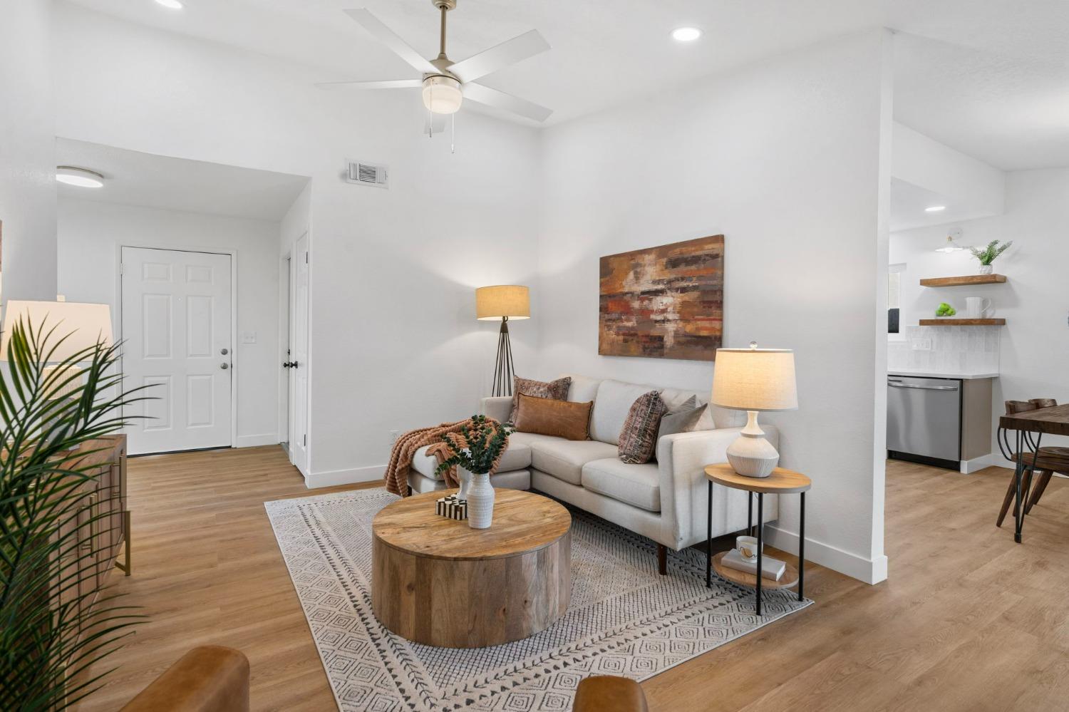 Detail Gallery Image 10 of 38 For 6428 Lorraine Ave, Stockton,  CA 95210 - 3 Beds | 2 Baths