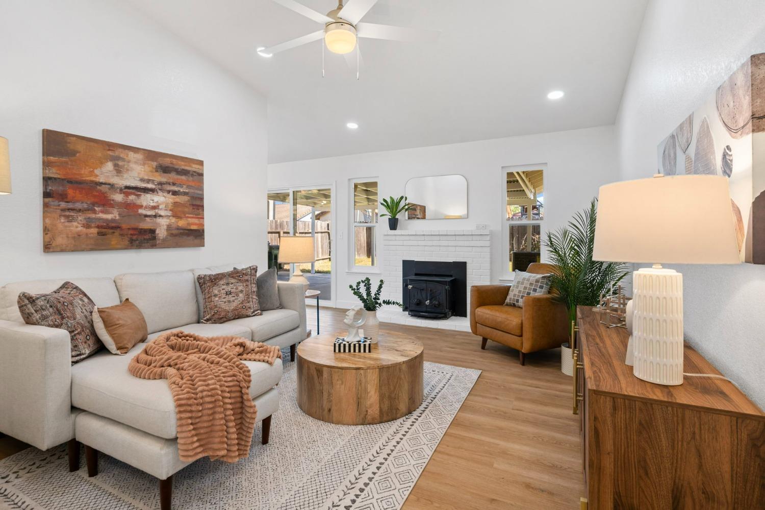 Detail Gallery Image 6 of 38 For 6428 Lorraine Ave, Stockton,  CA 95210 - 3 Beds | 2 Baths