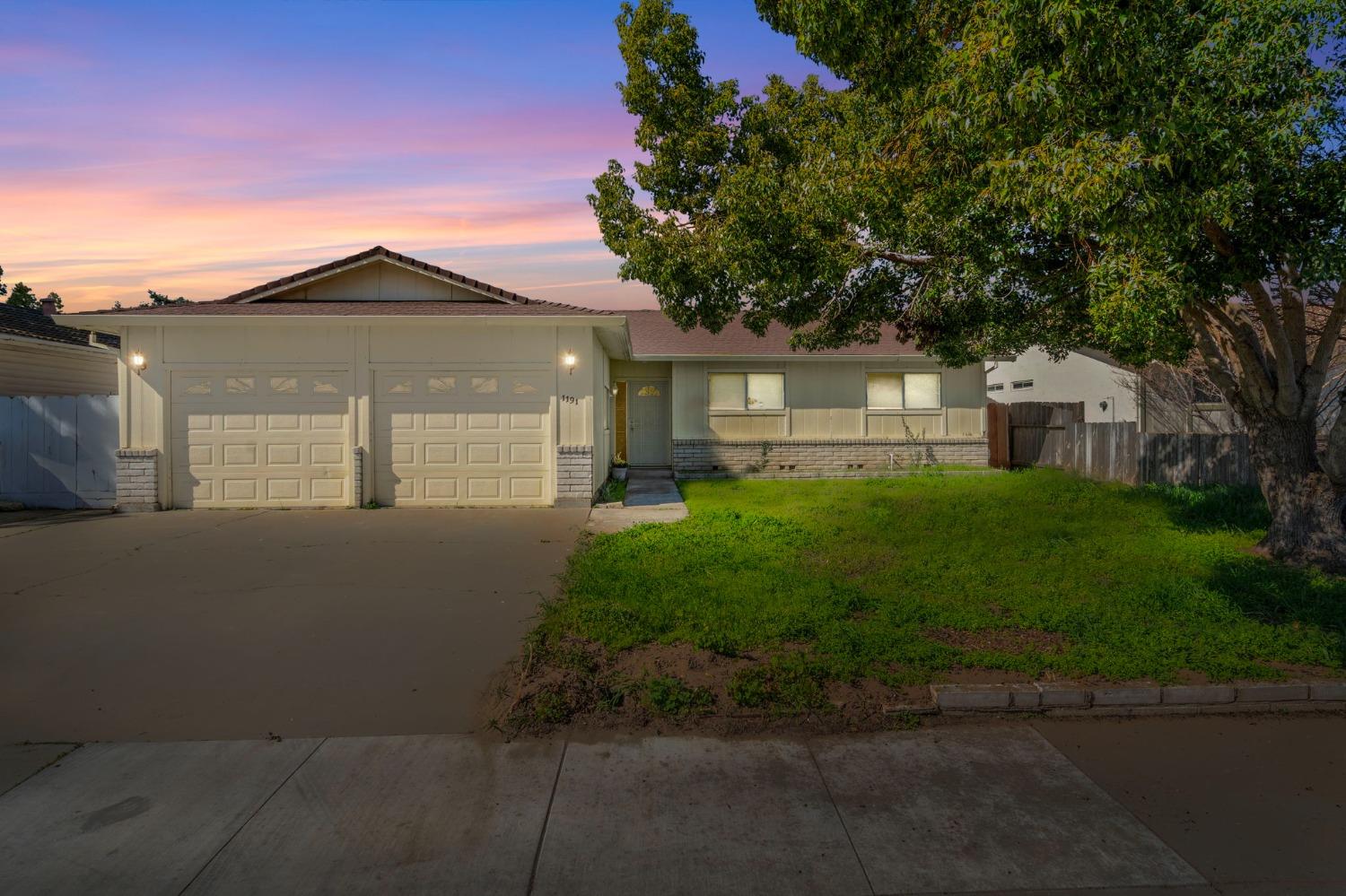Detail Gallery Image 1 of 38 For 1191 Princeton Pl, Manteca,  CA 95336 - 3 Beds | 2 Baths