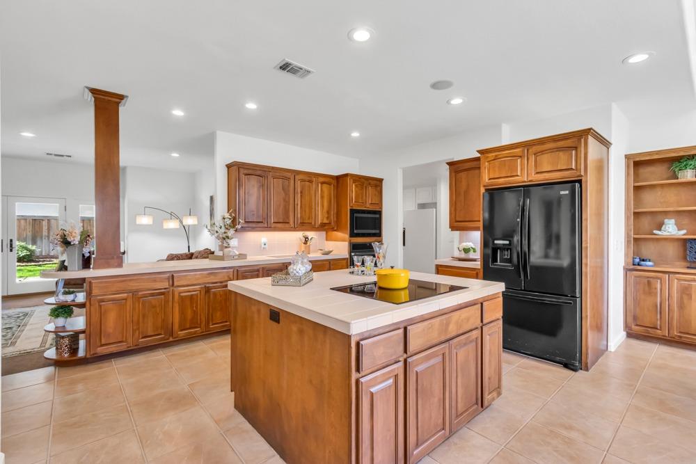 Detail Gallery Image 28 of 83 For 4717 Firebird Ln, Sacramento,  CA 95841 - 4 Beds | 3/1 Baths