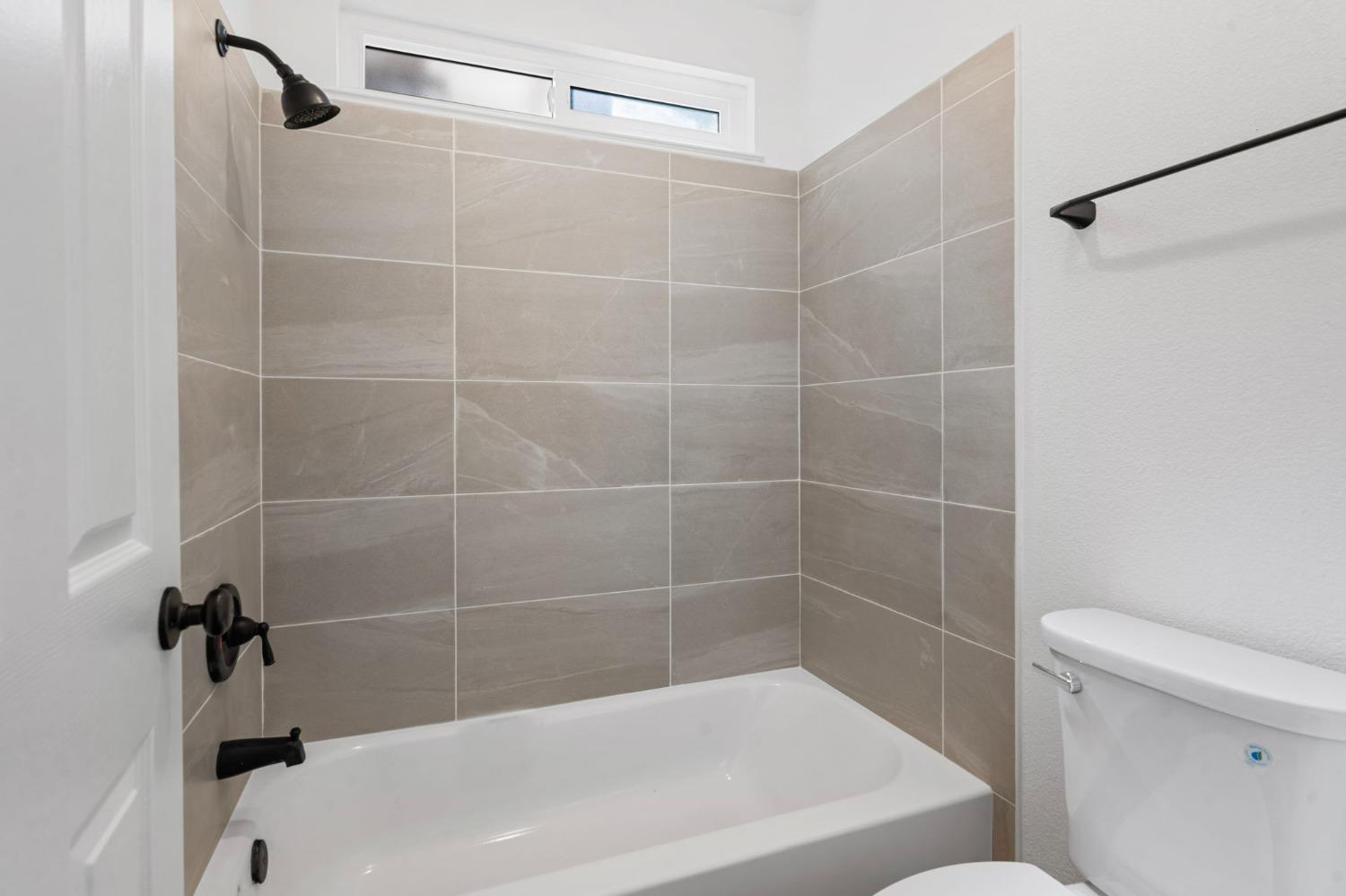 Detail Gallery Image 33 of 38 For 6428 Lorraine Ave, Stockton,  CA 95210 - 3 Beds | 2 Baths
