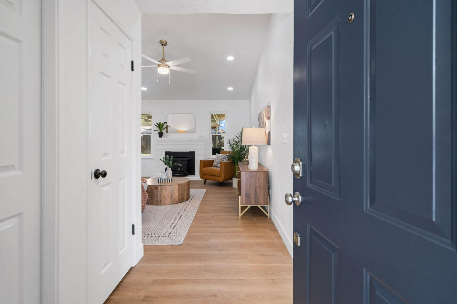 Detail Gallery Image 5 of 38 For 6428 Lorraine Ave, Stockton,  CA 95210 - 3 Beds | 2 Baths