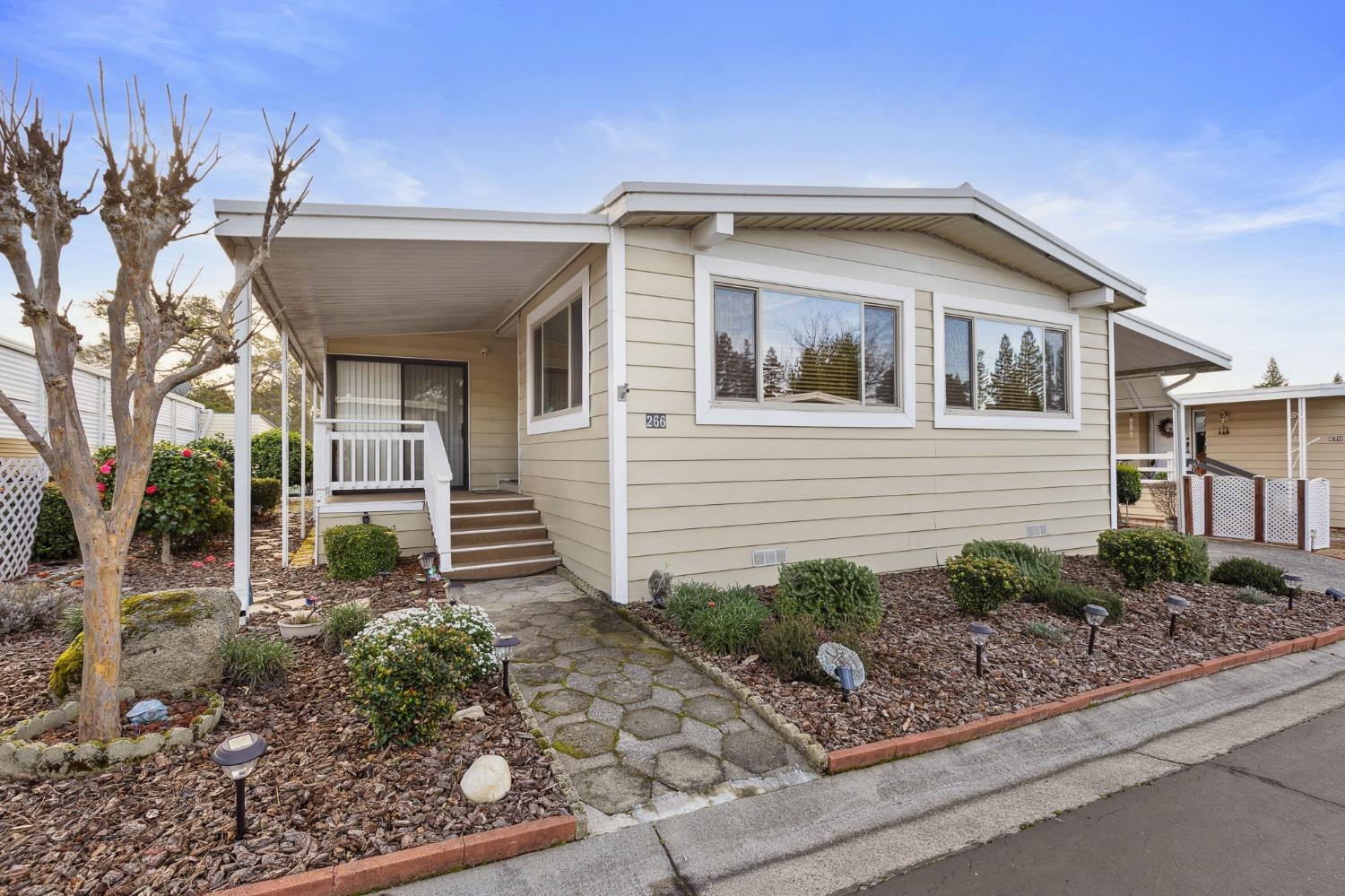 Detail Gallery Image 1 of 1 For 266 Meadowrock Way, Folsom,  CA 95630 - 2 Beds | 2 Baths