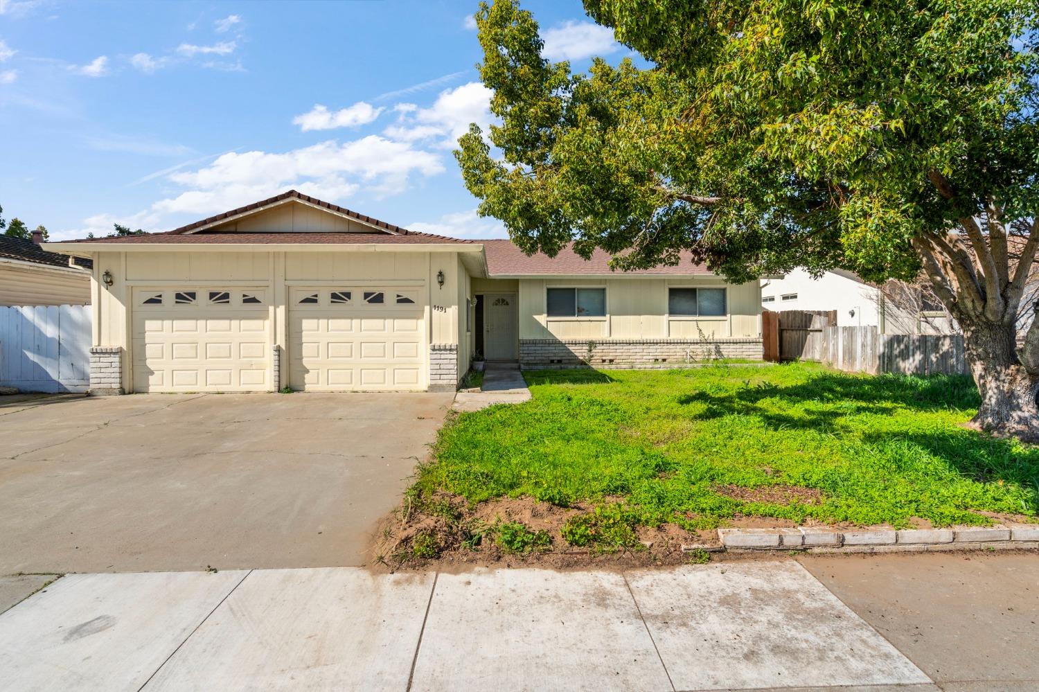 Detail Gallery Image 2 of 38 For 1191 Princeton Pl, Manteca,  CA 95336 - 3 Beds | 2 Baths