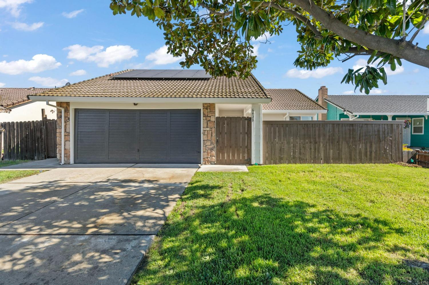 Detail Gallery Image 2 of 38 For 6428 Lorraine Ave, Stockton,  CA 95210 - 3 Beds | 2 Baths