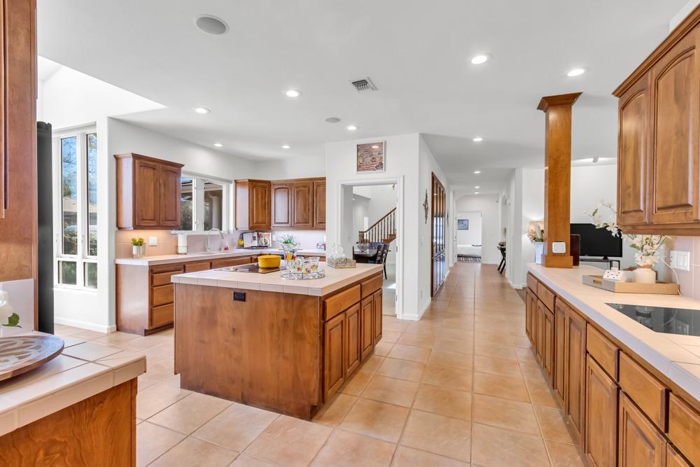 Detail Gallery Image 27 of 83 For 4717 Firebird Ln, Sacramento,  CA 95841 - 4 Beds | 3/1 Baths