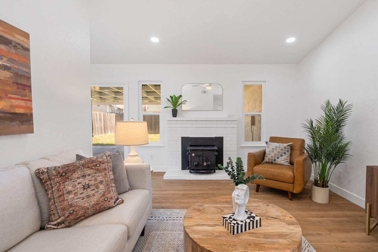 Detail Gallery Image 7 of 38 For 6428 Lorraine Ave, Stockton,  CA 95210 - 3 Beds | 2 Baths