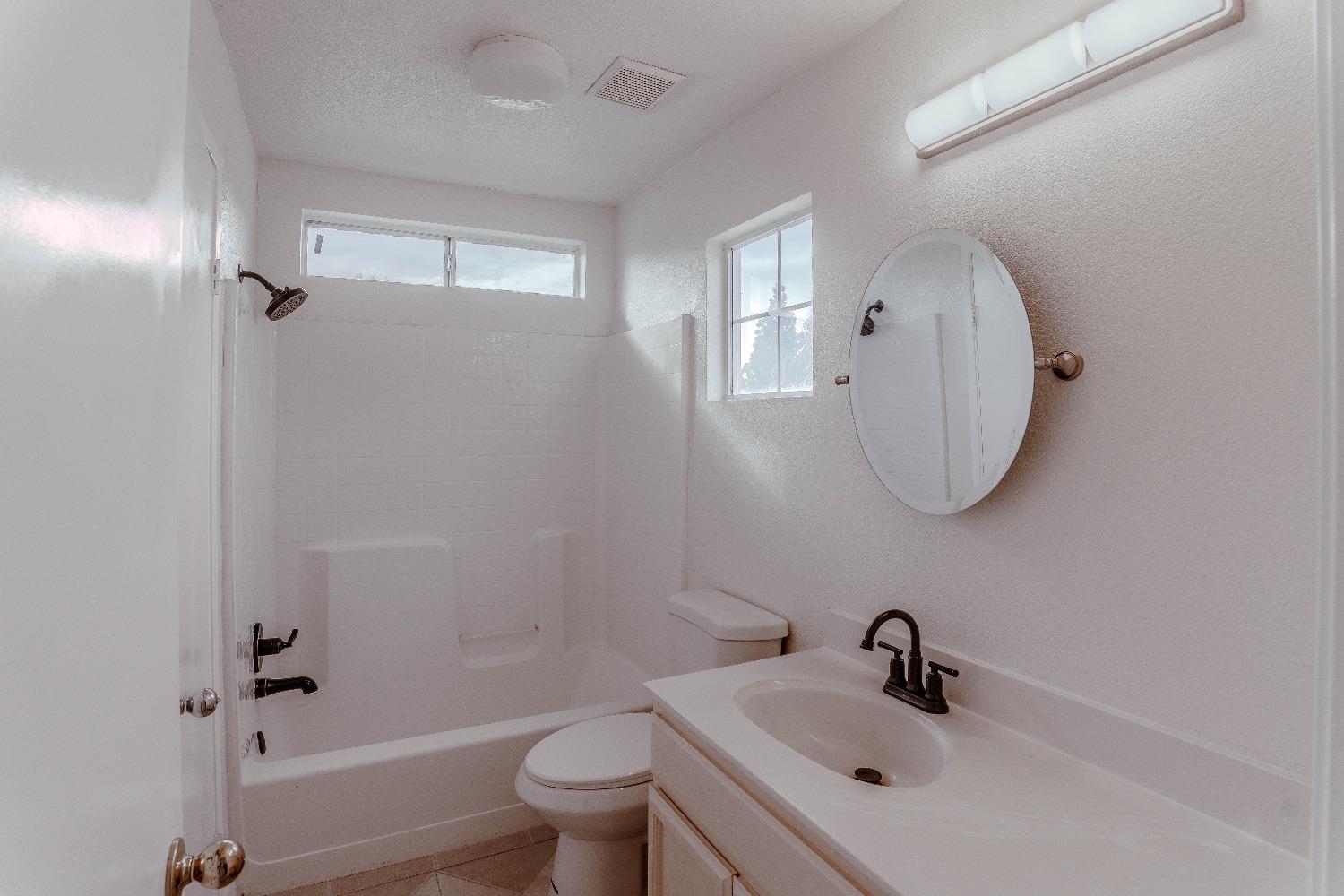 Detail Gallery Image 52 of 62 For 2079 Gordon Verner Cir, Stockton,  CA 95206 - 3 Beds | 2/1 Baths