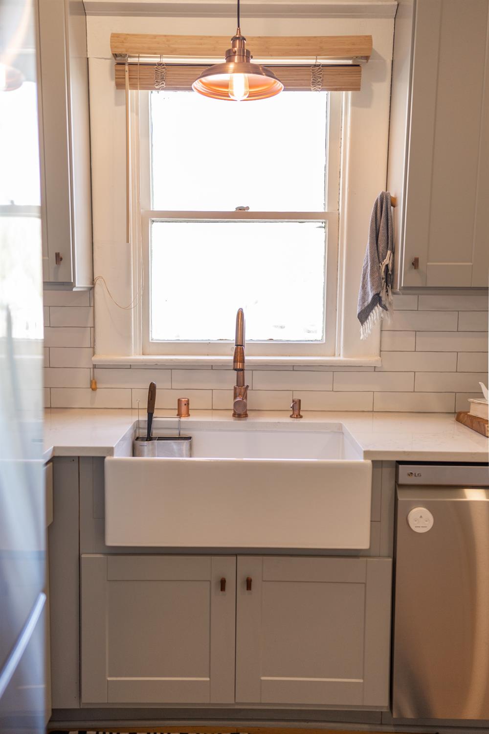 Detail Gallery Image 15 of 79 For 1300 19th St, Sacramento,  CA 95811 - – Beds | – Baths